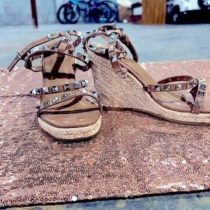 Beautiful Studded Wadges